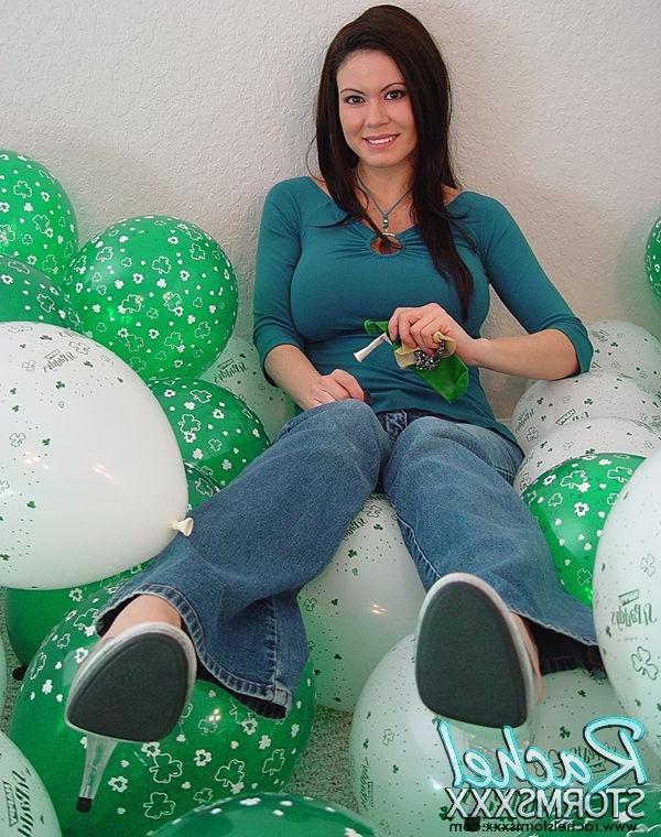 15P Busty babe pops balloons