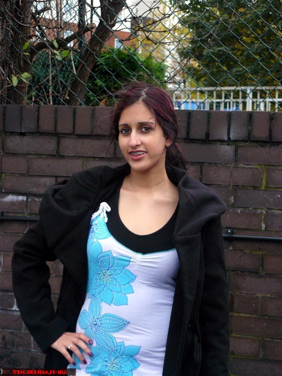16P Indian public pissing and teen bracelet babe Zarina Massouds exhibitionist call 
