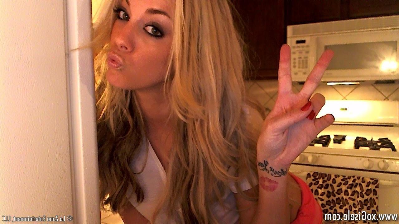 15P Busty blonde babe sucks banana