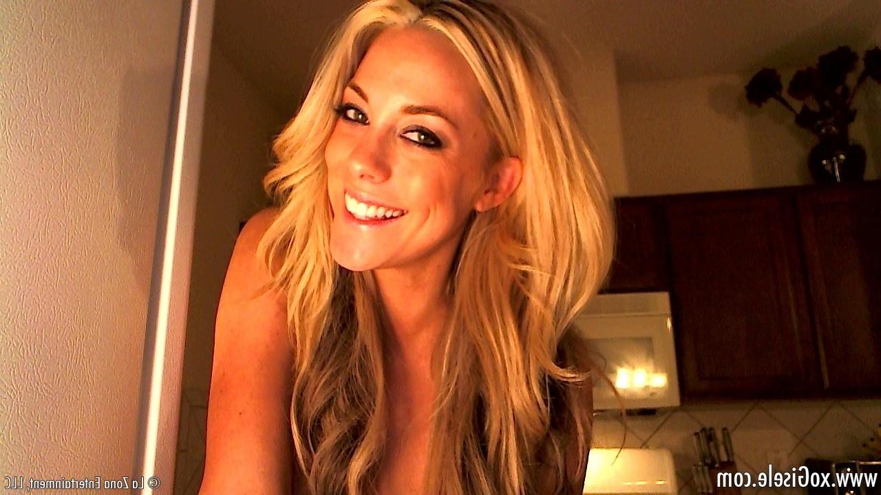 15P Busty blonde babe sucks banana