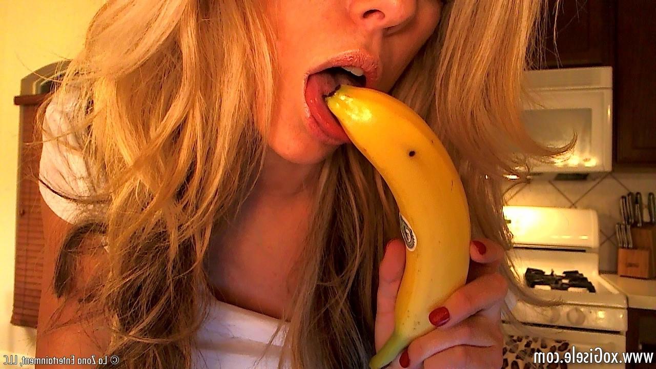 15P Busty blonde babe sucks banana