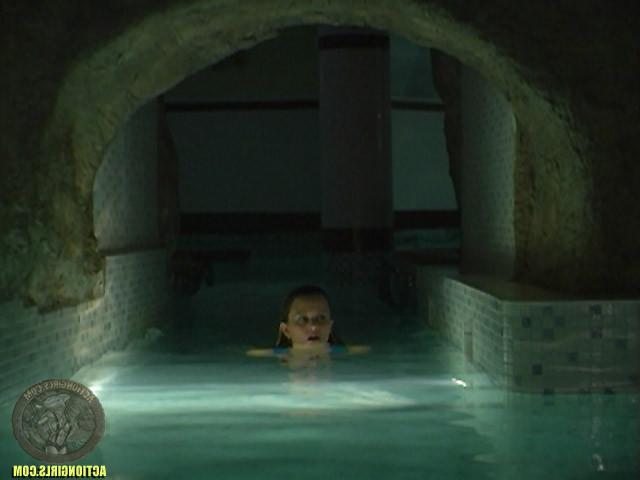 15P Hottie swimming