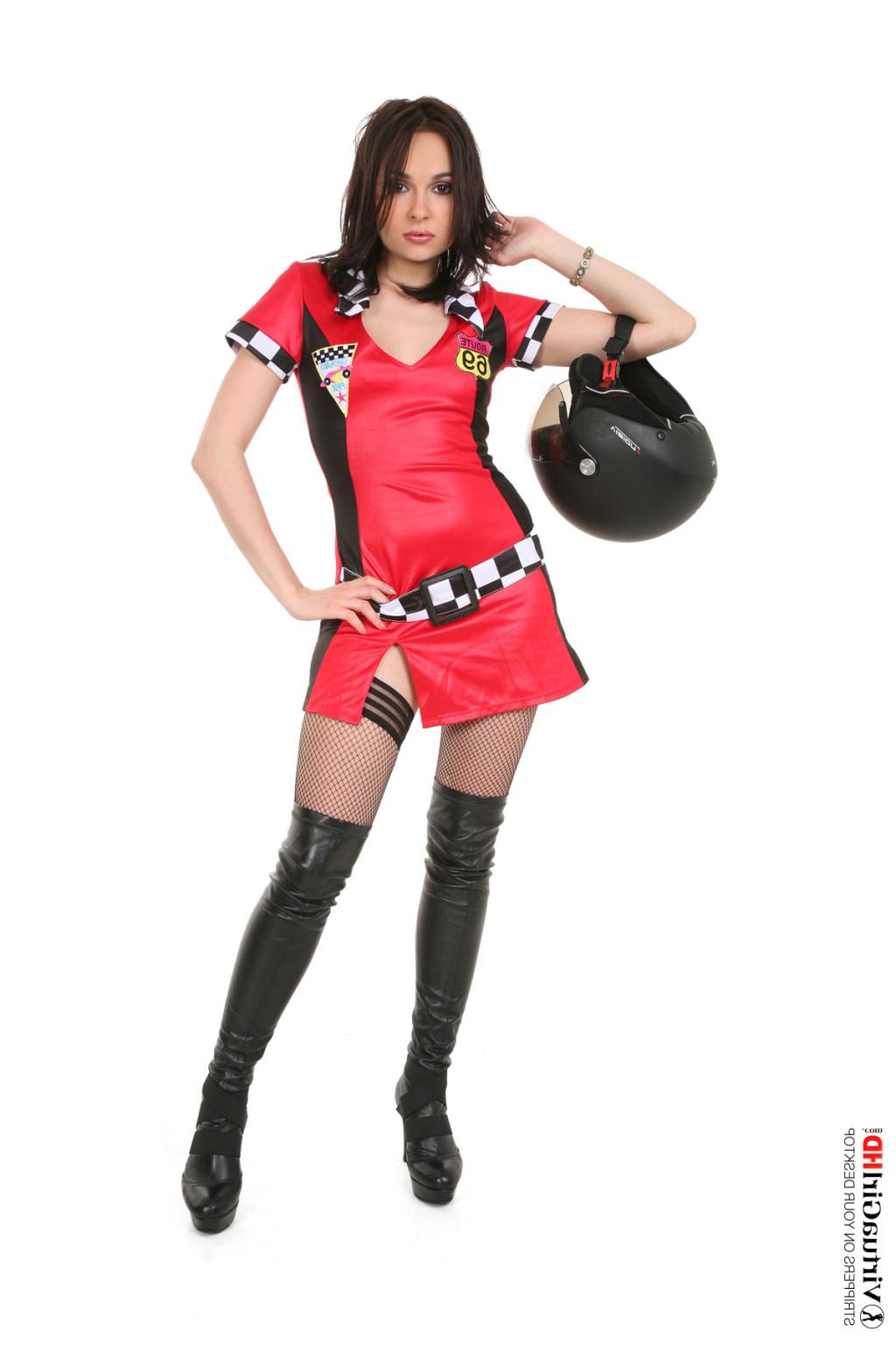 10P TStop watching pictures and get Alina stripping on your desktop