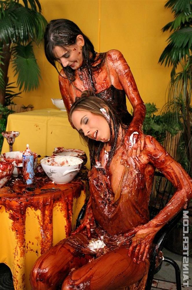10P Messy Pudding Fun