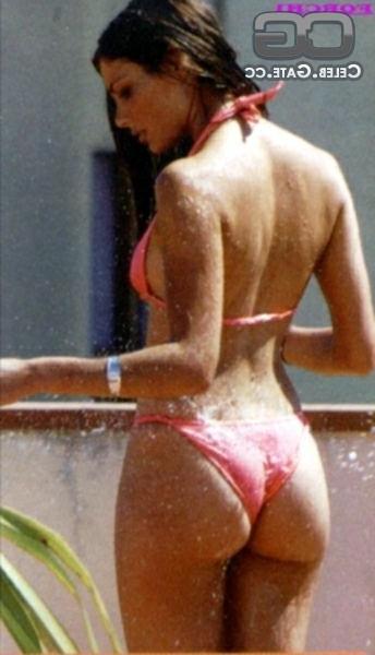 15P Sexy Italian Celeb Barbara Chiappini going Topless