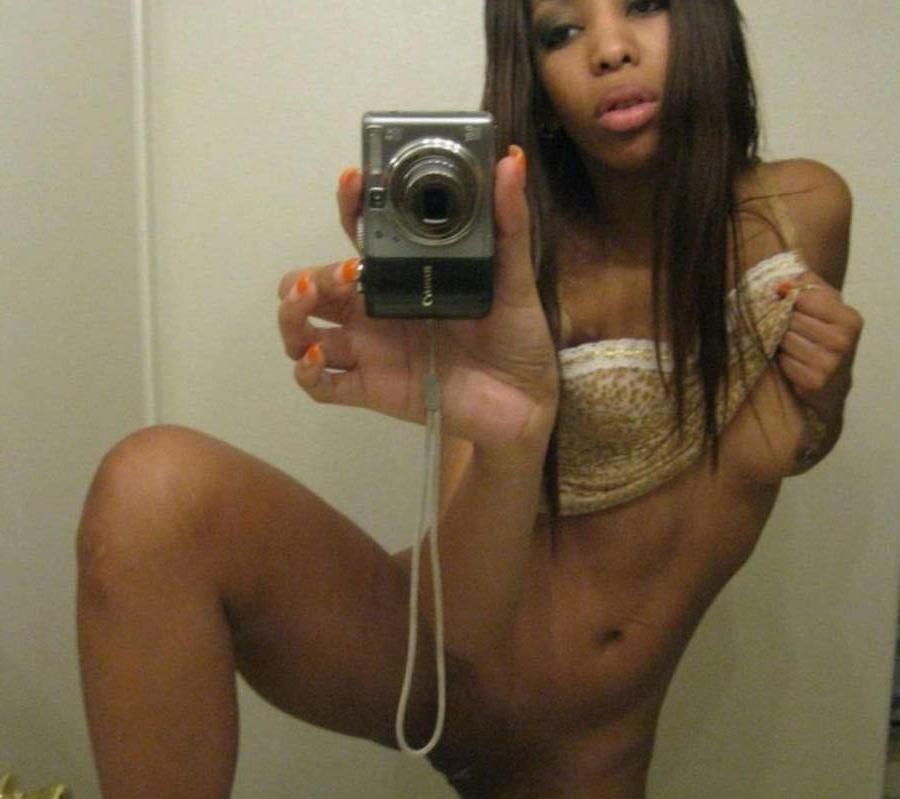 12P Stunning ghetto chicks love to strip