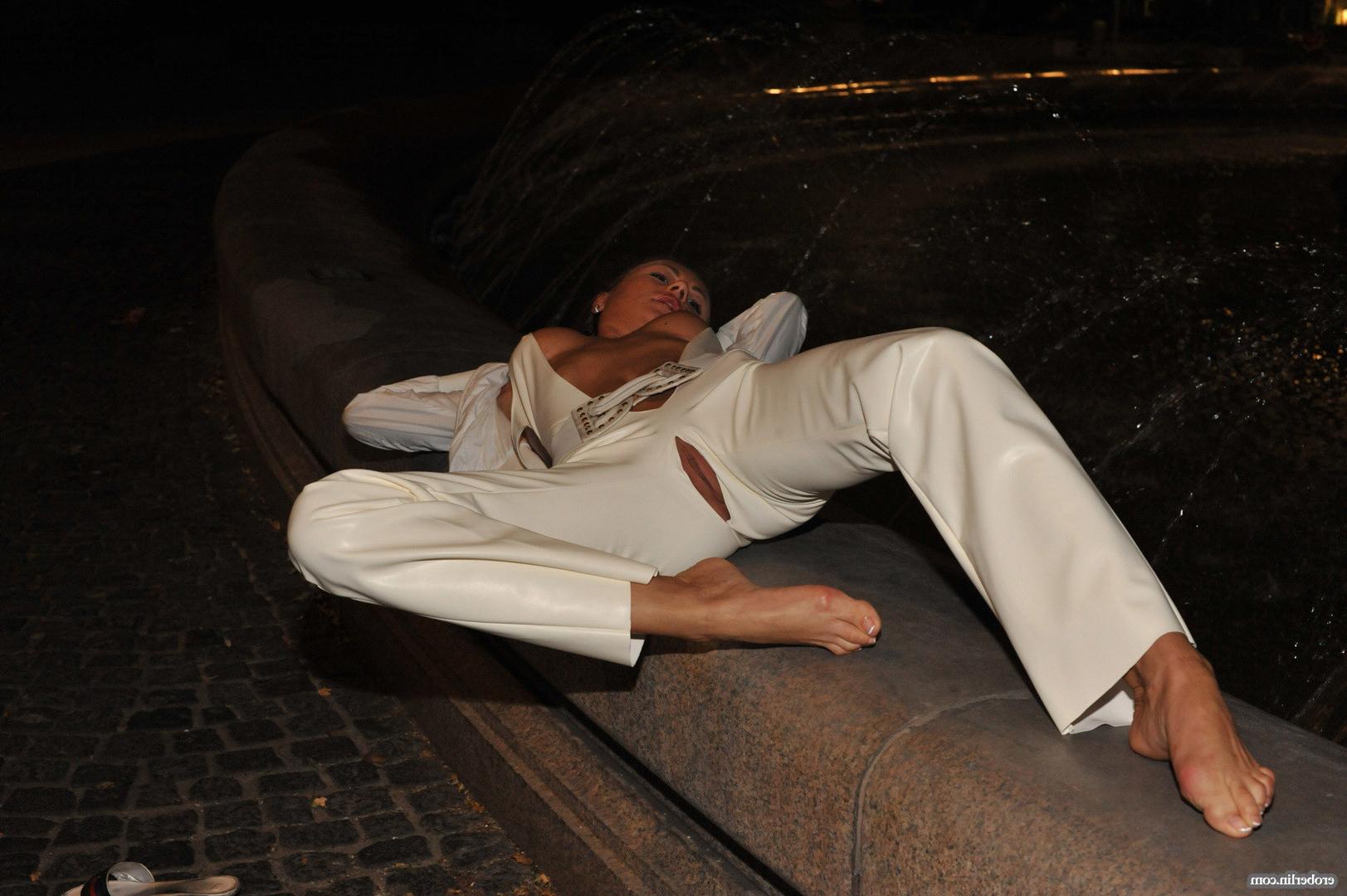 16P Gilda Roberts Tits Vibrator in Central Vienna
