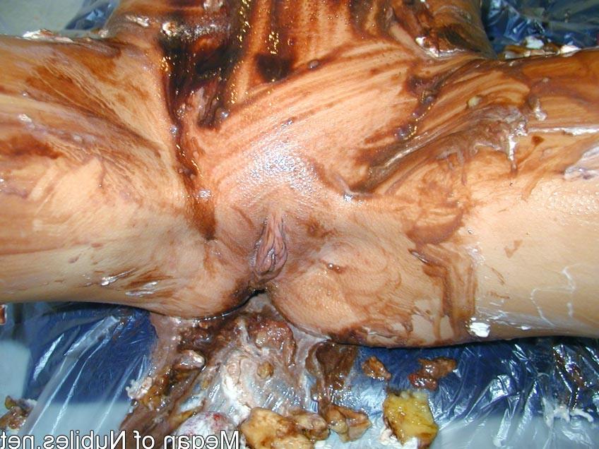 15P Ditry Megan makes the perfect banana split