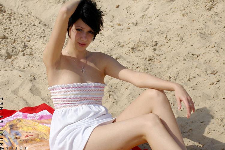14P This hottie wants her skin completely tanned she lie down with her ass exposed
