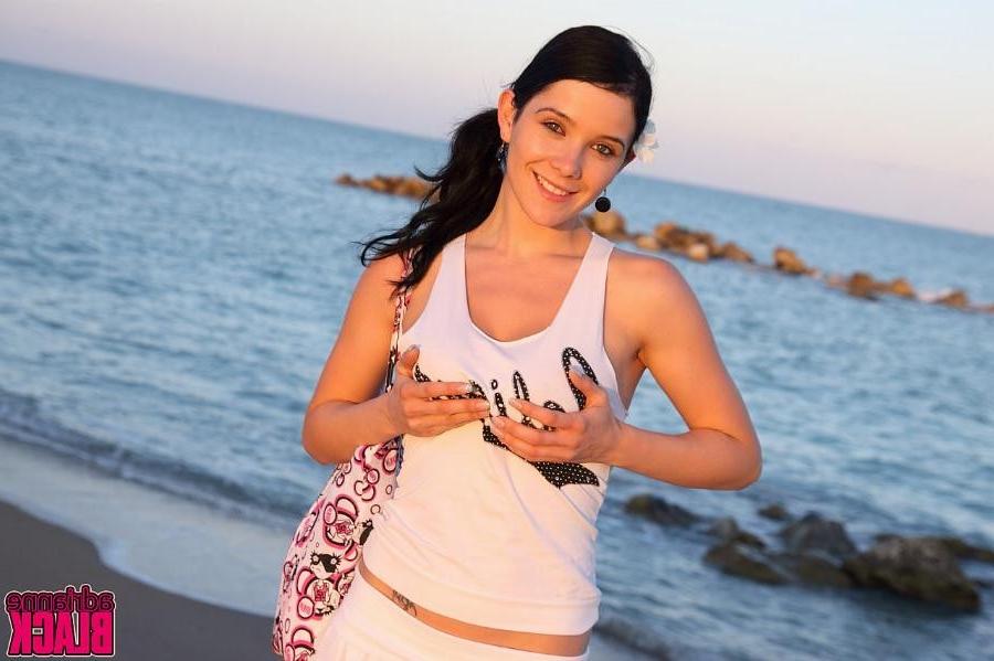 16P Adrianne Black shows her big natural tits on the beach