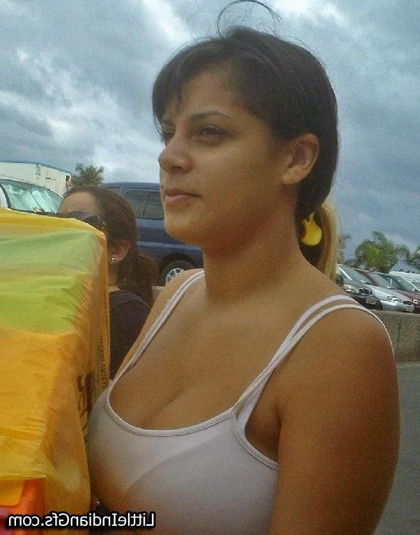 15P Indian girlfriends posing