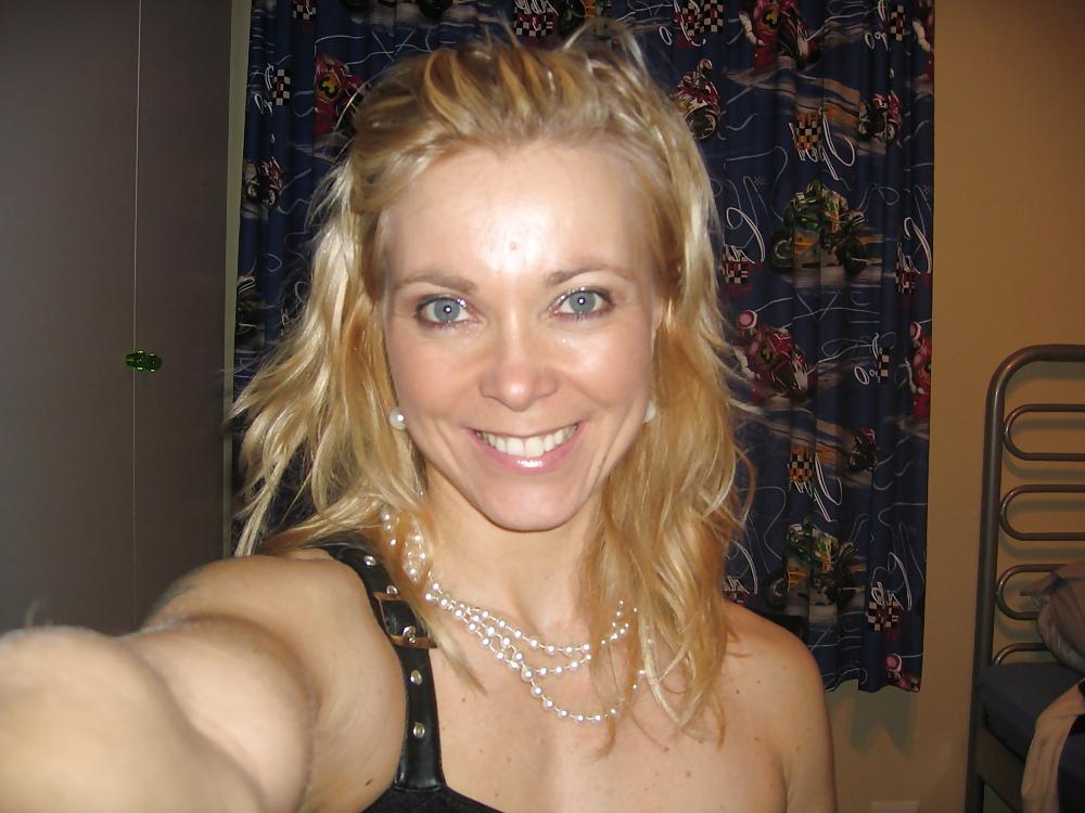 25P Hot Porty Milf pt2