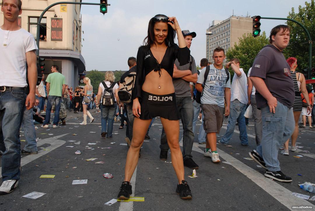 16P Germany Love Parade Public Frolic