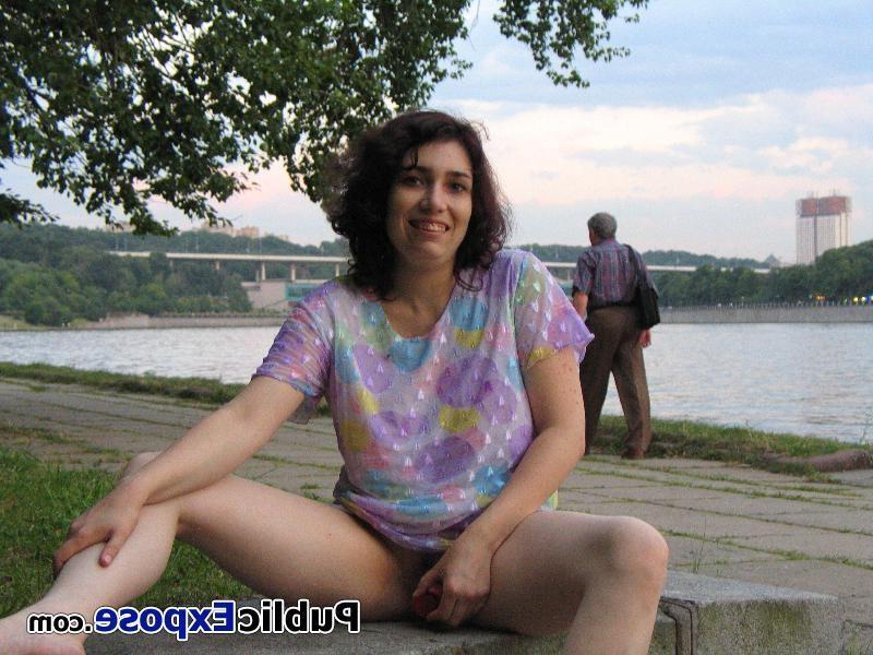 15P Saggy knockers and snatch with a sex toy inside of a shameless flasher
