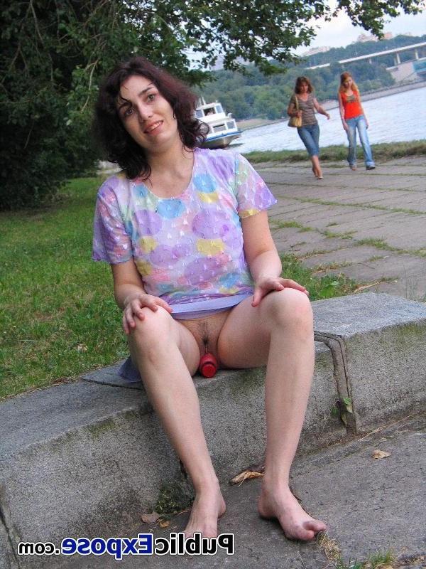 15P Saggy knockers and snatch with a sex toy inside of a shameless flasher