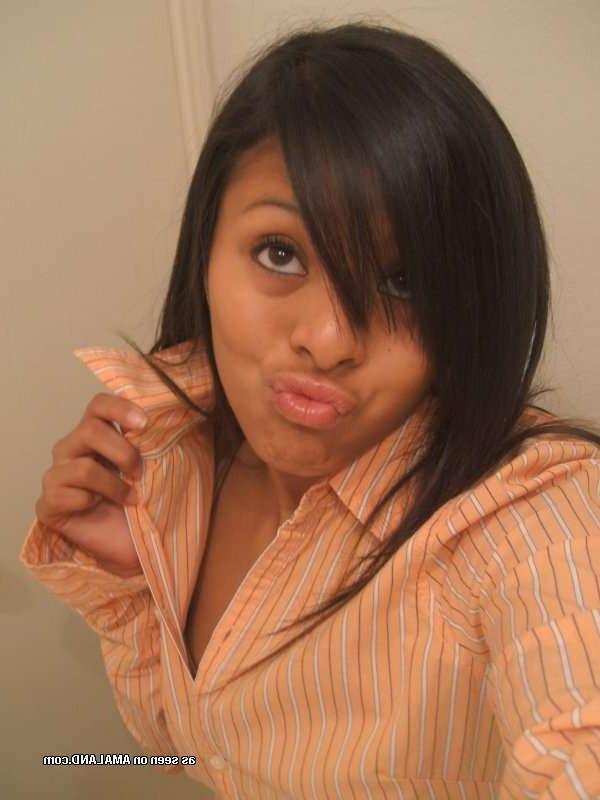 16P Tanned amateur GF whoring and pouting on cam