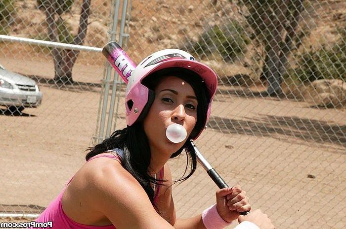 21P Shaved centerfold Chrissa Carolyn takes a shower