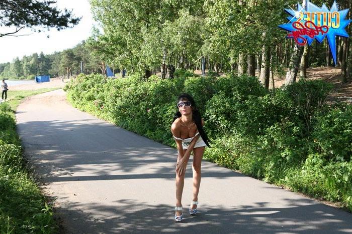 16P Sexy exhibitionist showing off near public beach