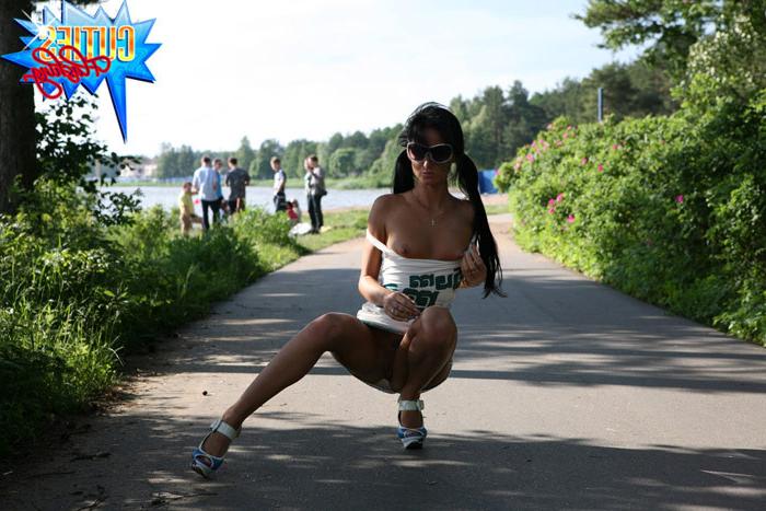 16P Sexy exhibitionist showing off near public beach