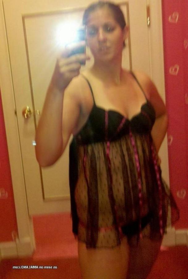 10P Selection of two amateur BBWs posing for the cam