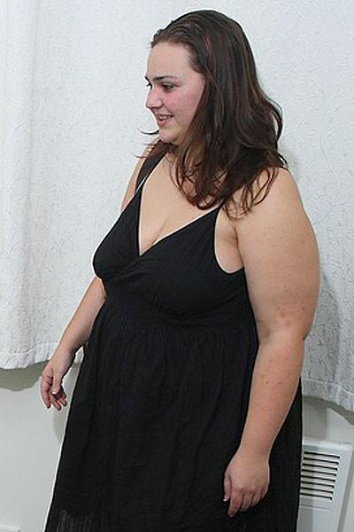 12P She gives a rub down to her client and then the sexy BBW slut lets him do her ho