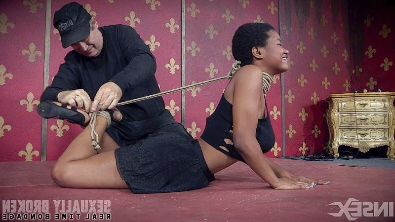 16P Kahlista Stonem ebony on high heels is rope bound for double sex