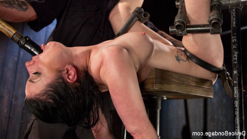 15P Captive Pain Slut Gives it All Away!