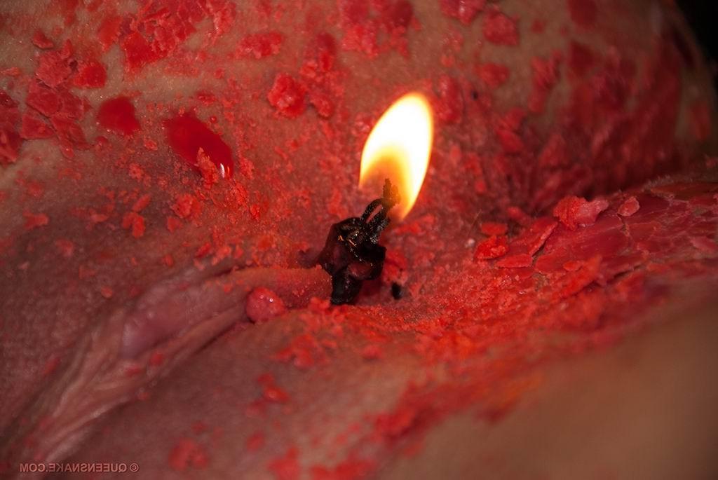 16P vagina fully filled with hot wax