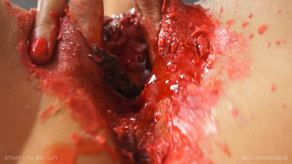 16P vagina fully filled with hot wax