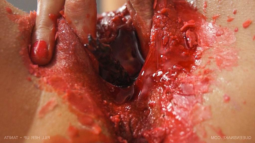 16P vagina fully filled with hot wax