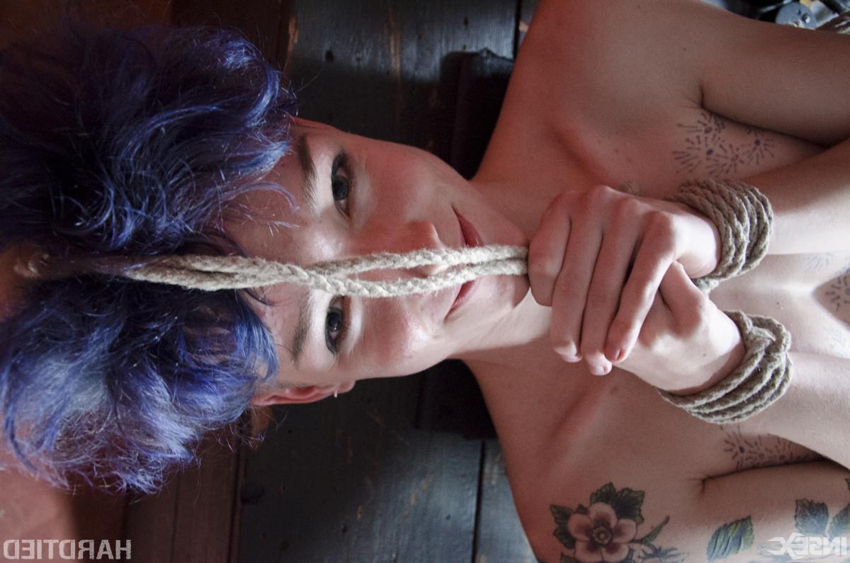 15P Tatted Up Submissive Gets Multiple Orgasms!