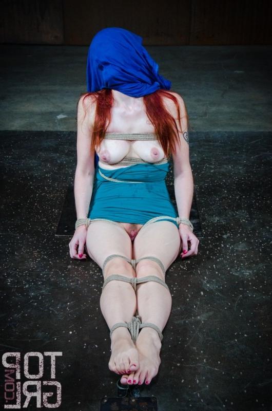 16P Violet Monroe has never played with me at TopGrl.com before. She has seen her fa