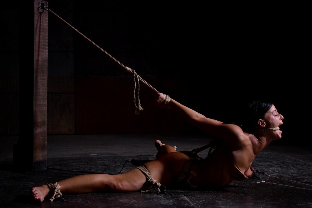 11P Holy shit, you've never seen Hardtied like this. London River is one flexible pi