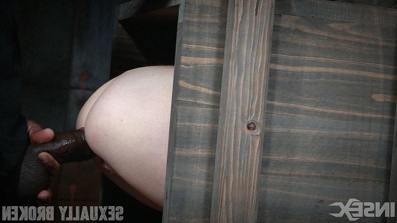 15P Odette Delacroix sexy spinner is bound double fucked in a box