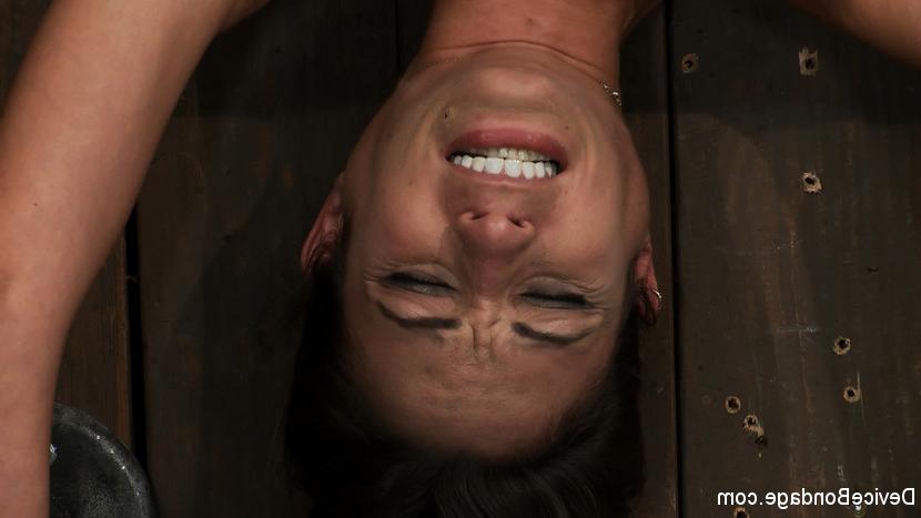 15P Jade Indica and Amber Rayne wall bound upside down to machines