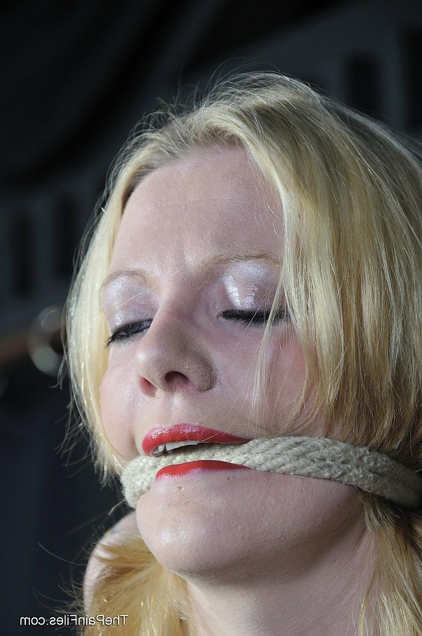 16P Cute amateur subbie Kay is bound with ropes and attached to an A