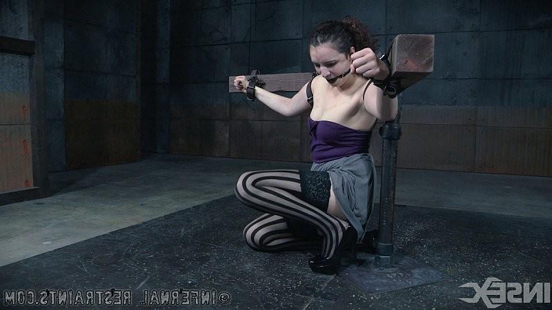 16P Endza Adair in stripped stockings is bound to wooden device puss