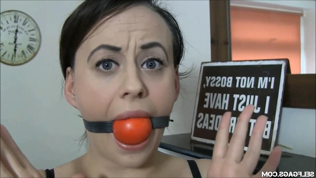 18P Carleyelle loves being gagged