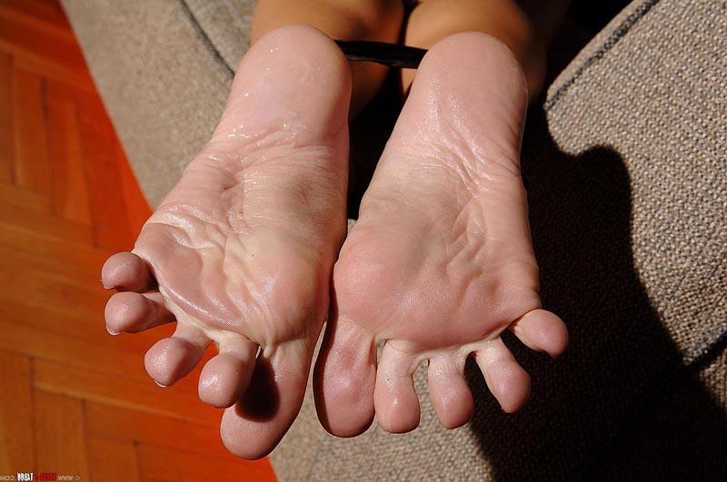 16P Bound stockings Mya Diamond gets feet coverd with cum