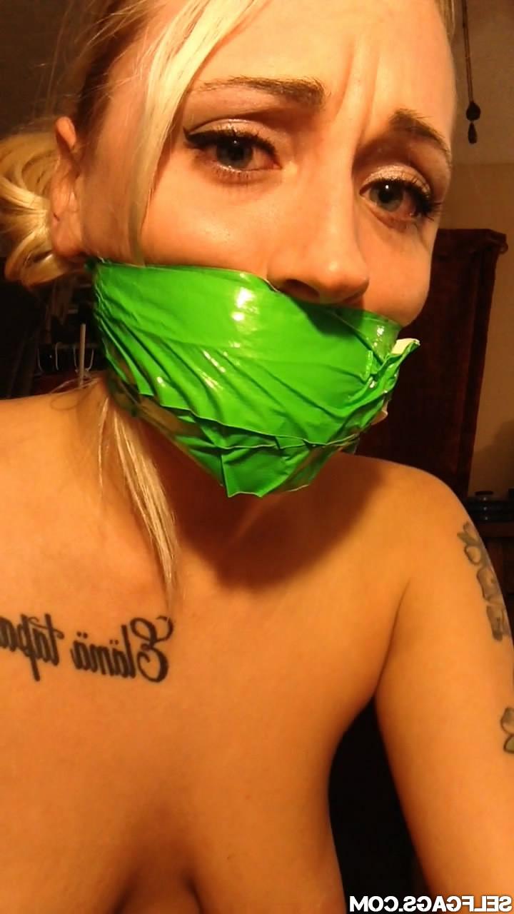 19P Blonde SelfGagged Amateur