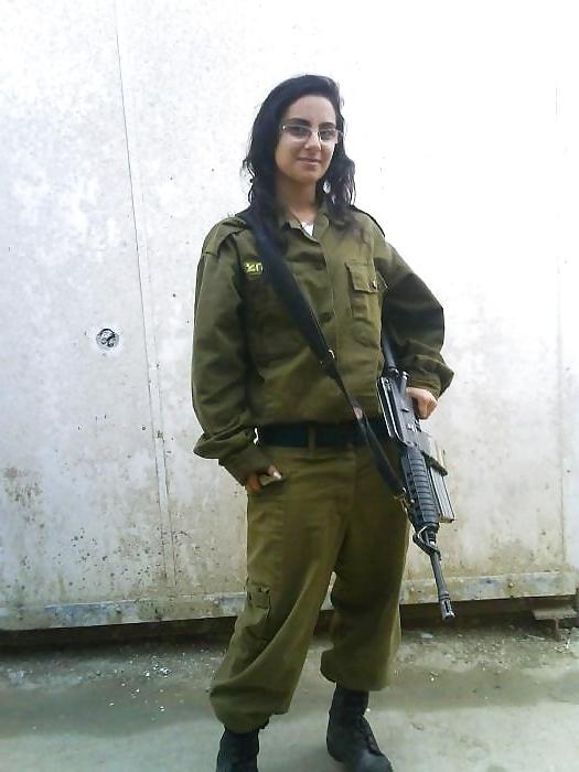 25P 100% Israeli Chicks (16) - 09.02.12