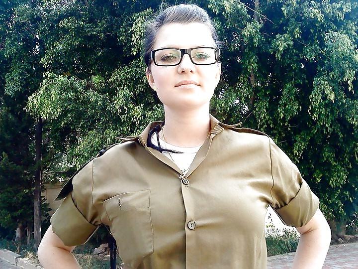25P 100% Israeli Chicks (16) - 09.02.12