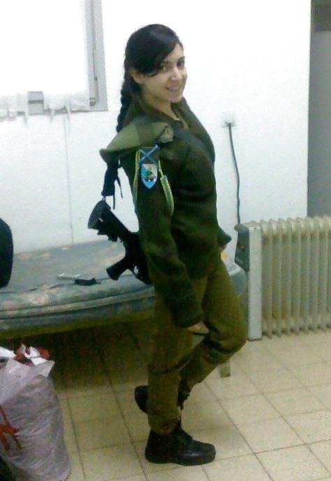 25P 100% Israeli Chicks (16) - 09.02.12