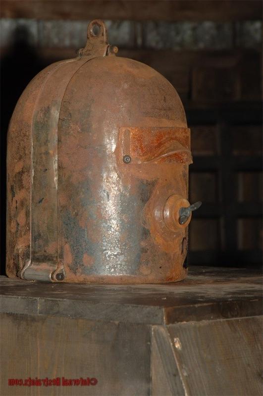16P Wenona kinky bitch is bound in metal and rubber box