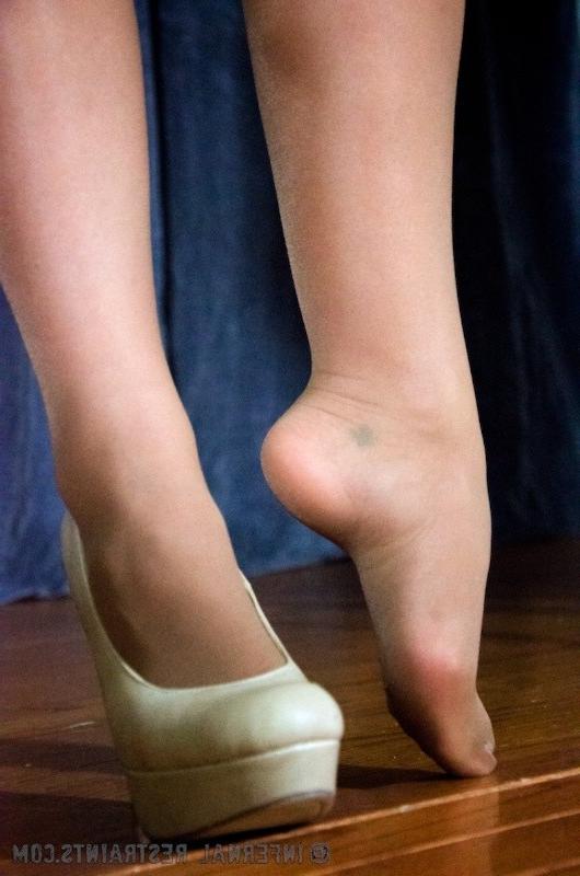 16P Cherie DeVille on high heels with pantyhose down is rope bound