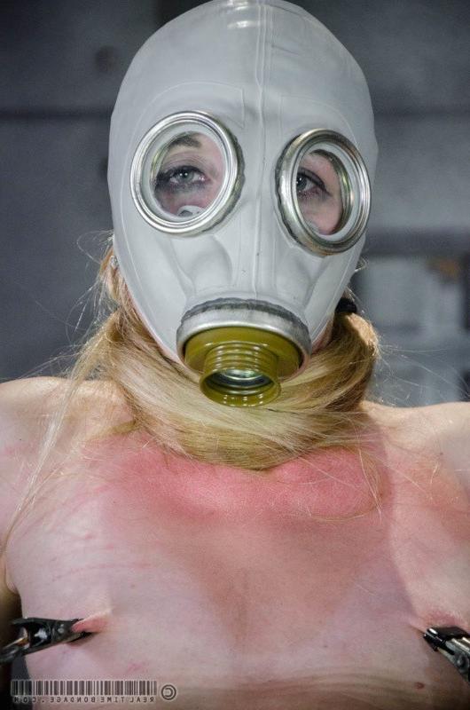 16P Emma Haize with white mask is bound and spanked by lezdom
