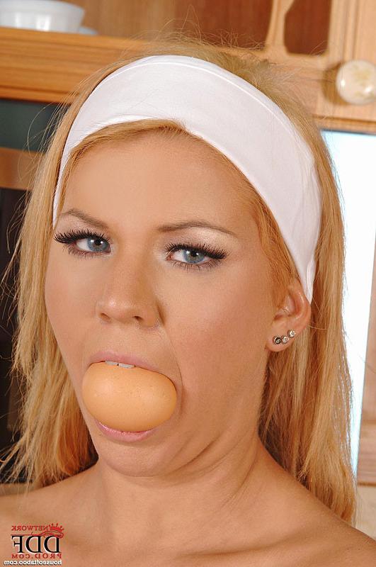 16P Zorah White blonde maid is bound in the kitchen with eggs