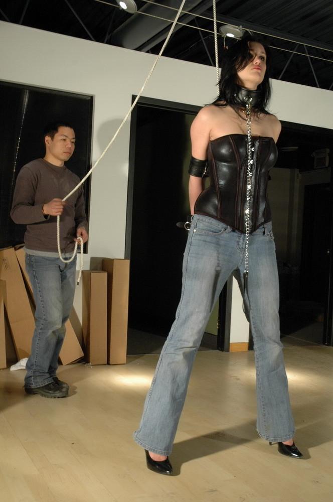 16P Another leg in her submissive journey, Eris is staccado tied, and reaches a new 