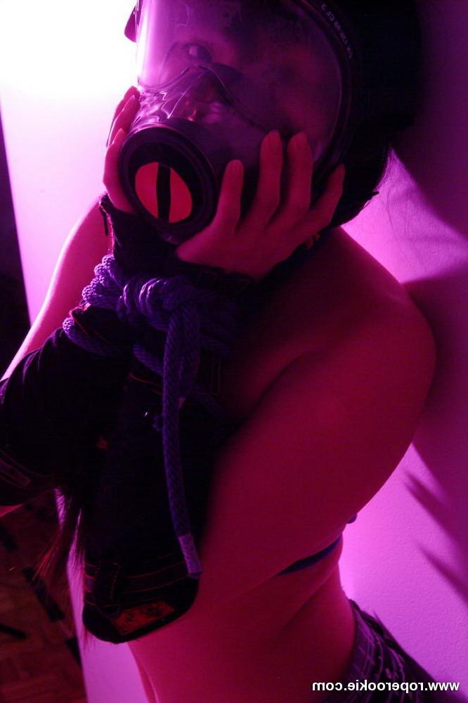 15P Yumi bound while in a gaz mask
