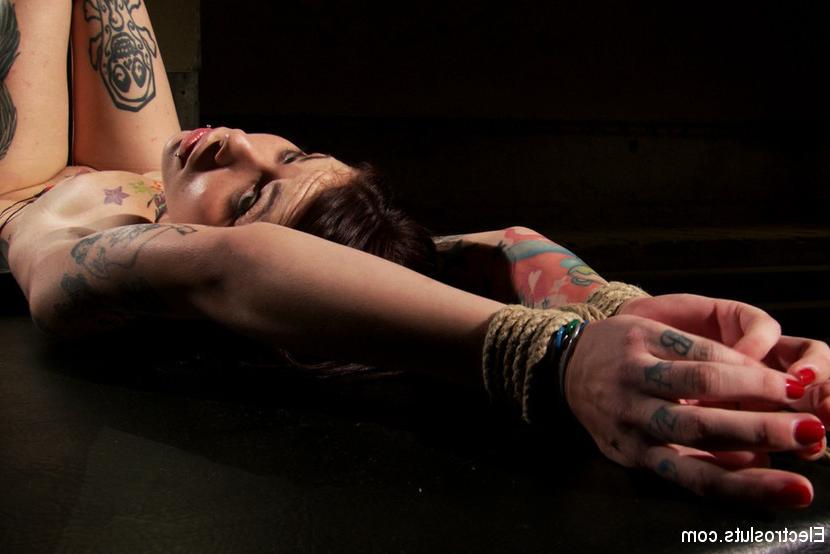 15P Krysta Kaos tattooed babe bound for her first electro experience